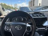 Toyota Camry 2014 годаfor9 300 000 тг. в Астана – фото 2