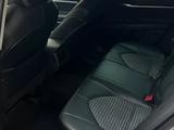Toyota Camry 2021 года за 11 500 000 тг. в Актау – фото 4