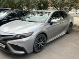 Toyota Camry 2021 года за 11 500 000 тг. в Актау