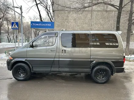 Toyota Granvia 1995 года за 7 200 000 тг. в Алматы – фото 8