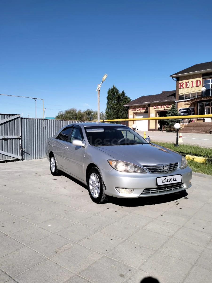 Toyota Camry 2004 г.