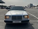 Mercedes-Benz E 200 1993 года за 2 300 000 тг. в Алматы – фото 3