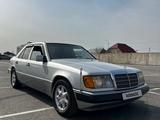 Mercedes-Benz E 200 1993 года за 2 300 000 тг. в Алматы – фото 2