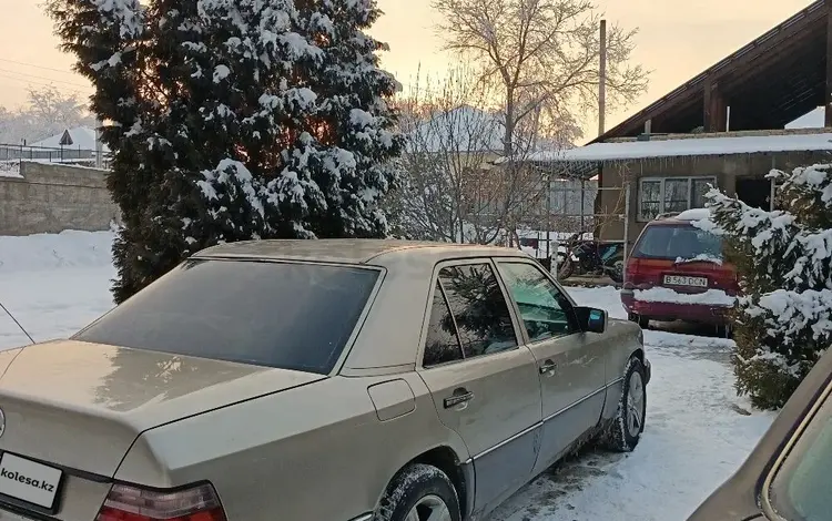 Mercedes-Benz E 260 1990 года за 1 450 000 тг. в Алматы