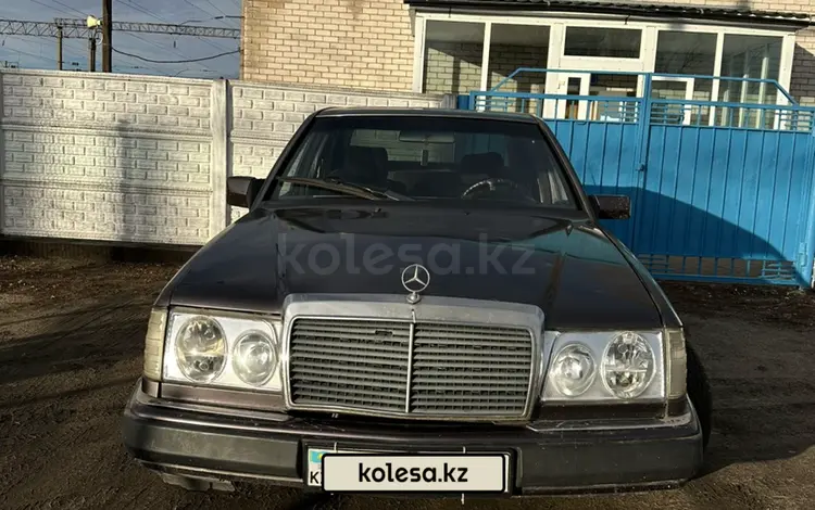 Mercedes-Benz E 220 1994 года за 1 350 000 тг. в Караганда