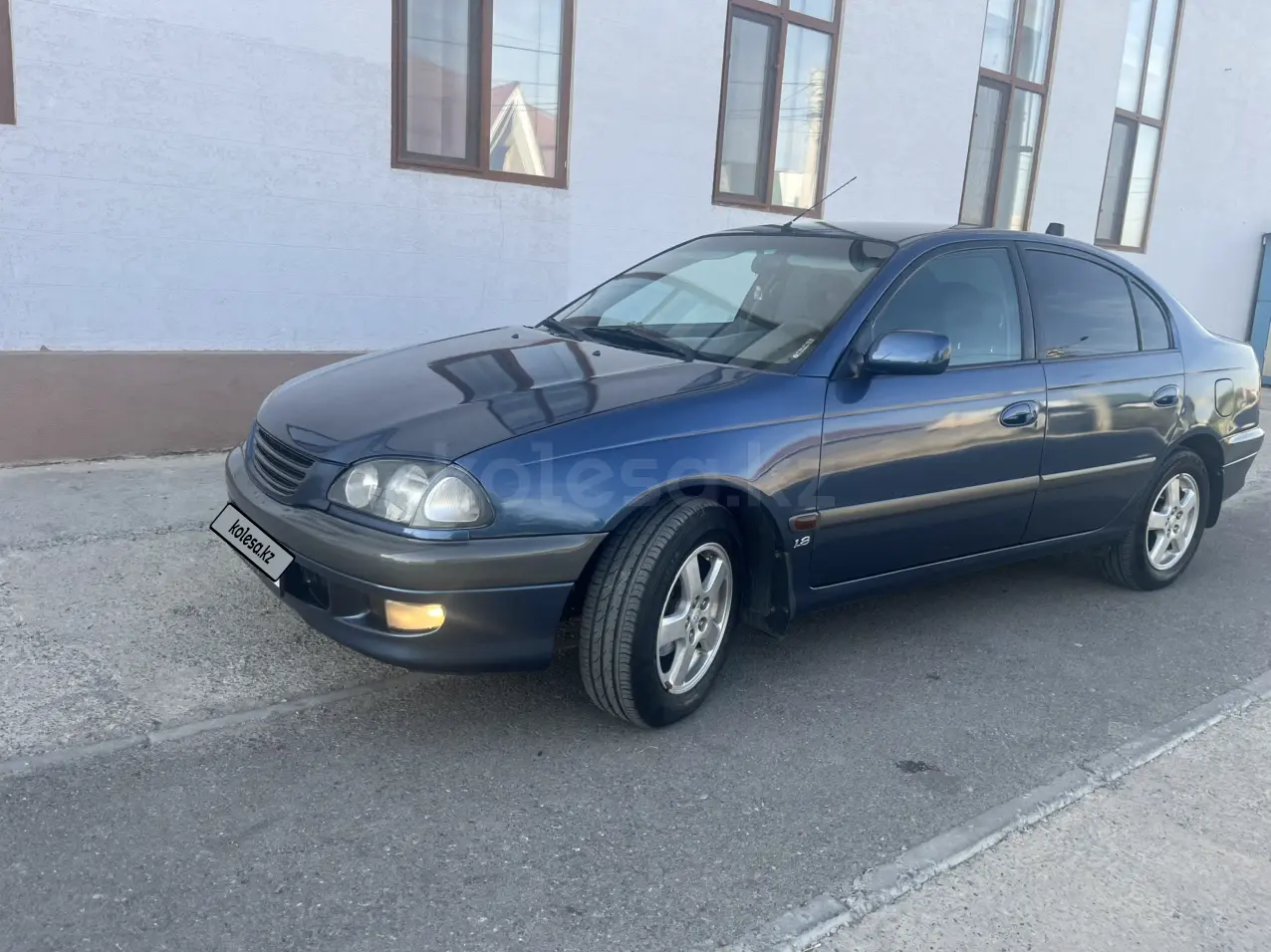 Toyota Avensis, 2000