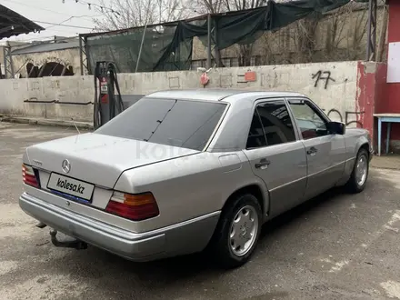 Mercedes-Benz E 200 1991 года за 1 400 000 тг. в Шымкент – фото 4