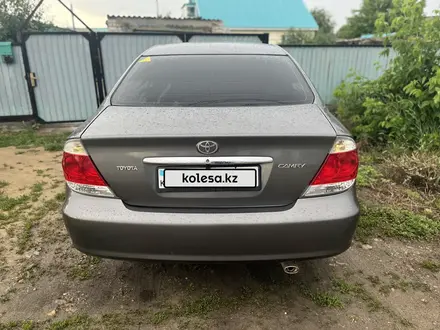 Toyota Camry 2005 года за 4 900 000 тг. в Актобе – фото 4