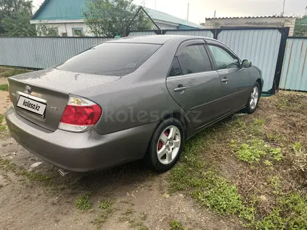 Toyota Camry 2005 года за 4 900 000 тг. в Актобе – фото 3