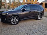 Toyota RAV4 2020 года за 17 600 000 тг. в Аксай