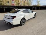 Hyundai Sonata 2022 года за 12 000 000 тг. в Актобе – фото 4