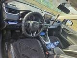 Toyota RAV4 2021 года за 17 500 000 тг. в Бишкуль – фото 4