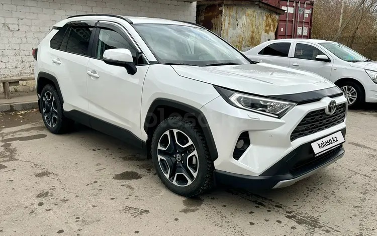 Toyota RAV4 2020 года за 16 900 000 тг. в Павлодар