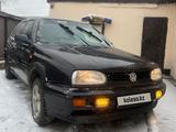 Volkswagen Golf 1993 годаүшін1 400 000 тг. в Жезказган