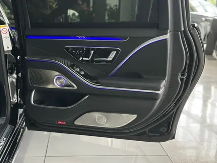 Mercedes-Maybach S 580 4MATIC 2025 года за 148 925 000 тг. в Алматы – фото 6