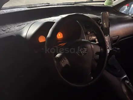 Toyota Auris 2007 года за 2 500 000 тг. в Алматы – фото 7