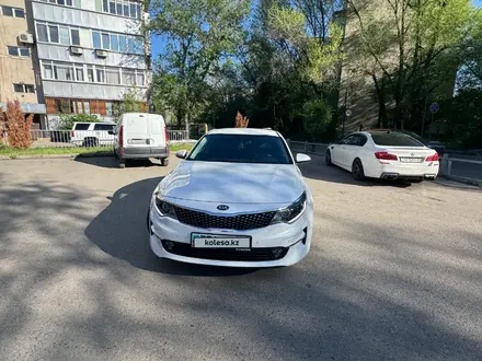 Kia Optima 2017 года за 9 300 000 тг. в Алматы – фото 3