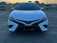 Toyota Camry 2020 года за 9 300 000 тг. в Актау