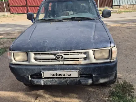 Toyota Hilux 1997 года за 3 500 000 тг. в Сарыозек