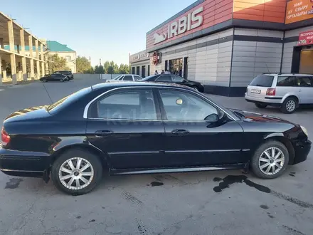 Hyundai Sonata 2001 года за 1 700 000 тг. в Атырау – фото 2