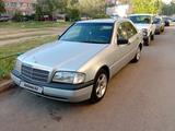 Mercedes-Benz C 180 1995 годаfor1 100 000 тг. в Петропавловск