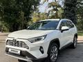 Toyota RAV4 2021 года за 19 500 000 тг. в Алматы