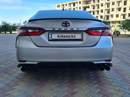 Toyota Camry 2021 года за 13 800 000 тг. в Актау – фото 8