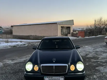 Mercedes-Benz E 320 1999 года за 3 500 000 тг. в Сарыагаш – фото 2