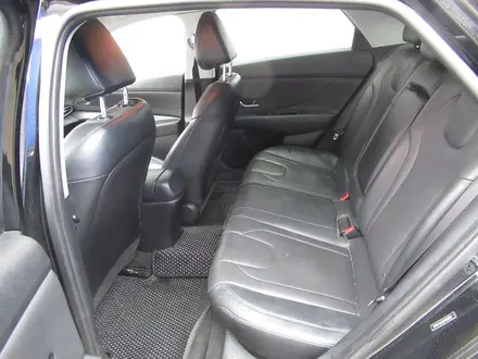 Hyundai Elantra 2021 года за 8 330 400 тг. в Актобе – фото 8