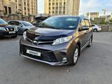 Toyota Sienna 2018 года за 16 500 000 тг. в Астана