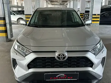 Toyota RAV4 2020 года за 15 700 000 тг. в Астана