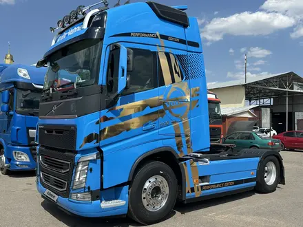 Volvo  FH 2020 года за 46 000 000 тг. в Алматы