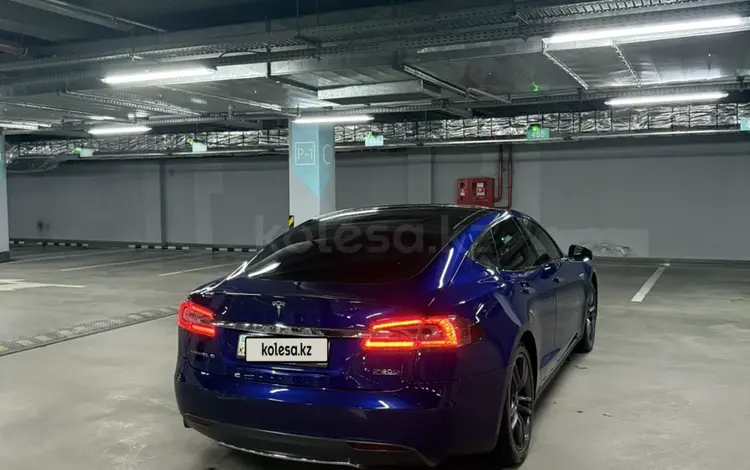 Tesla Model S 2015 годаfor18 000 000 тг. в Алматы