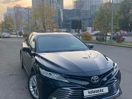 Toyota Camry 2019 года за 13 800 000 тг. в Алматы – фото 12