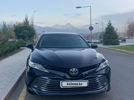 Toyota Camry 2019 года за 13 800 000 тг. в Алматы – фото 5