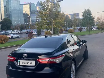 Toyota Camry 2019 года за 13 800 000 тг. в Алматы – фото 8