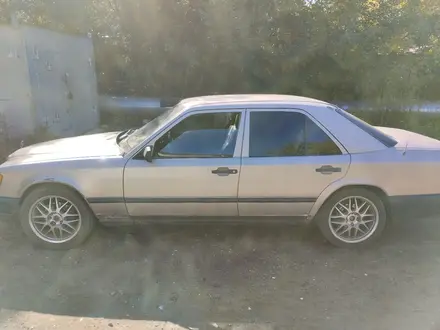 Mercedes-Benz E 260 1986 года за 1 200 000 тг. в Петропавловск