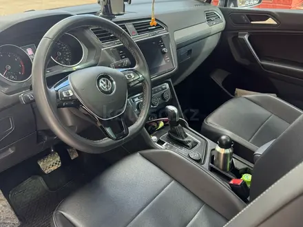 Volkswagen Tiguan 2021 года за 9 800 000 тг. в Алматы – фото 4