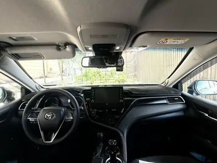 Toyota Camry 2022 года за 17 000 000 тг. в Кызылорда – фото 2