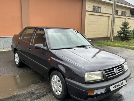 Volkswagen Vento 1993 года за 1 500 000 тг. в Тараз