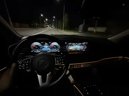 Mercedes-Benz GLS 450 2023 года за 57 900 000 тг. в Астана – фото 15