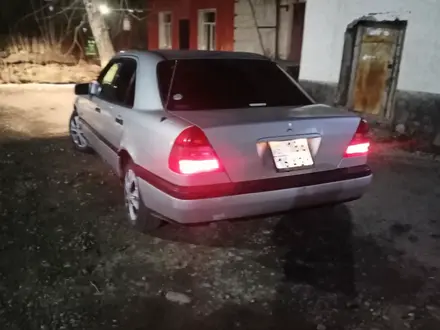 Mercedes-Benz C 200 1996 года за 2 500 000 тг. в Риддер – фото 6