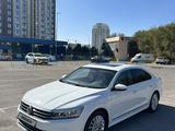 Volkswagen Passat 2016 года за 5 500 000 тг. в Шымкент – фото 2