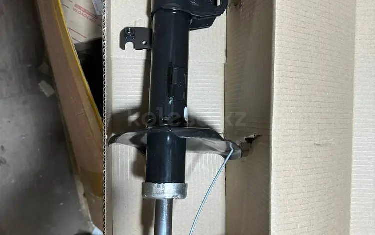 Амортизатор передний левый Avensis 2003-2008 за 30 000 тг. в Алматы