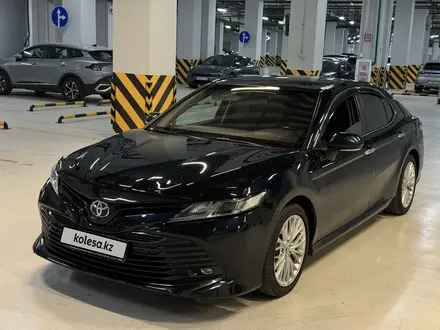 Toyota Camry 2018 года за 11 700 000 тг. в Астана – фото 15