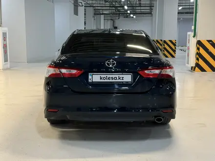 Toyota Camry 2018 года за 11 700 000 тг. в Астана – фото 9