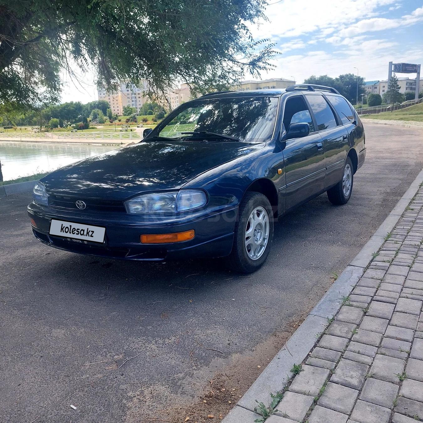 Toyota Camry 1993 г.