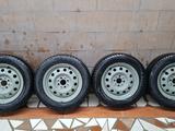 Зимний шина с дисками почти новые за 100 000 тг. в Сарыагаш