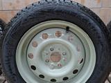 Зимний шина с дисками почти новые за 100 000 тг. в Сарыагаш – фото 3