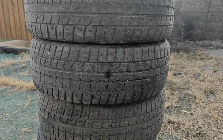 Шины Dunlop 245/45/19 за 50 000 тг. в Алматы